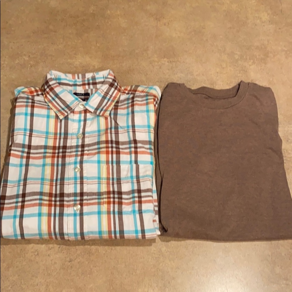 2 Men’s Gap shirts both size medium